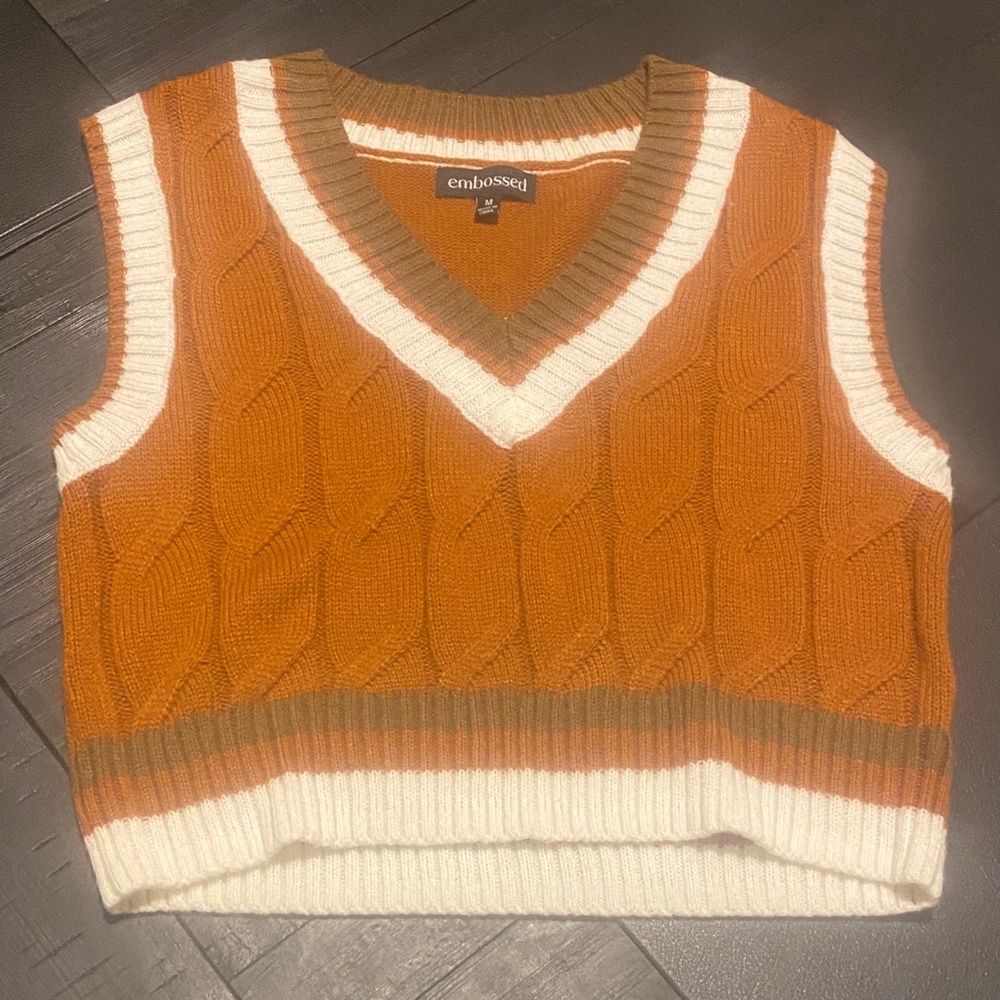 EMBOSSED cropped knit Sweater Vest